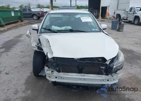 2016 Subaru Impreza 2.0I Premium z USA, uszkodzony, nr VIN JF1GJAB65GH007871